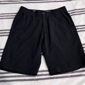 Men’s Under Armour heat gear golf shorts size 32